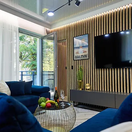 Golden Hour Apartments- Matejki 17 דירה