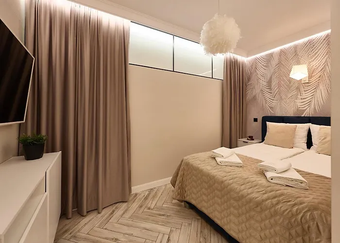 Golden Hour Apartments- Matejki 17 * 斯维诺乌伊希切